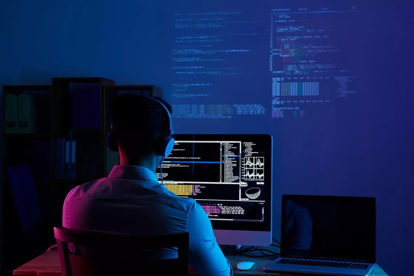 Top Qualities to Look for in a Freelance Developer you hired.
